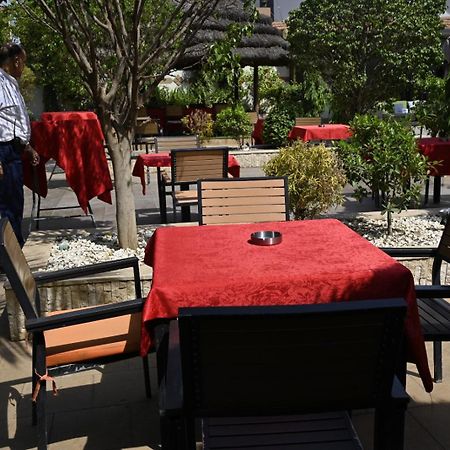 Crown Hotel Τζούμπα Εξωτερικό φωτογραφία