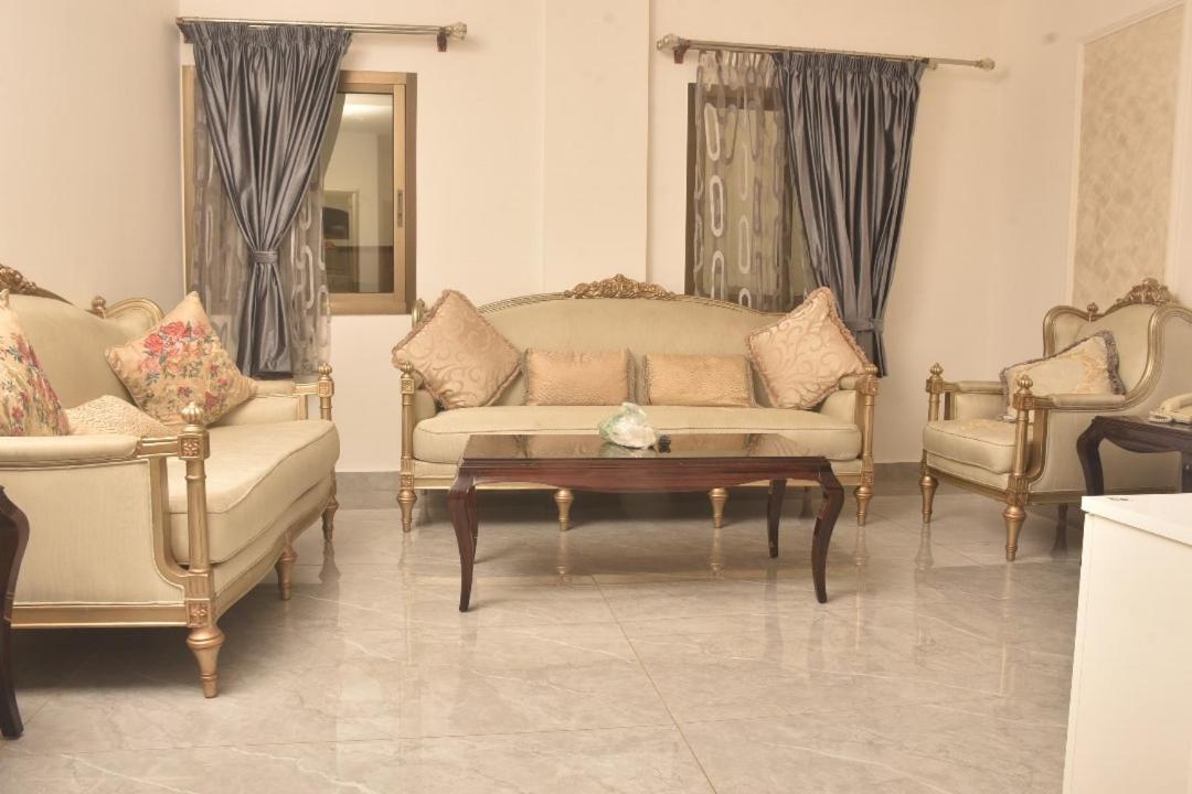 Crown Hotel Τζούμπα Εξωτερικό φωτογραφία