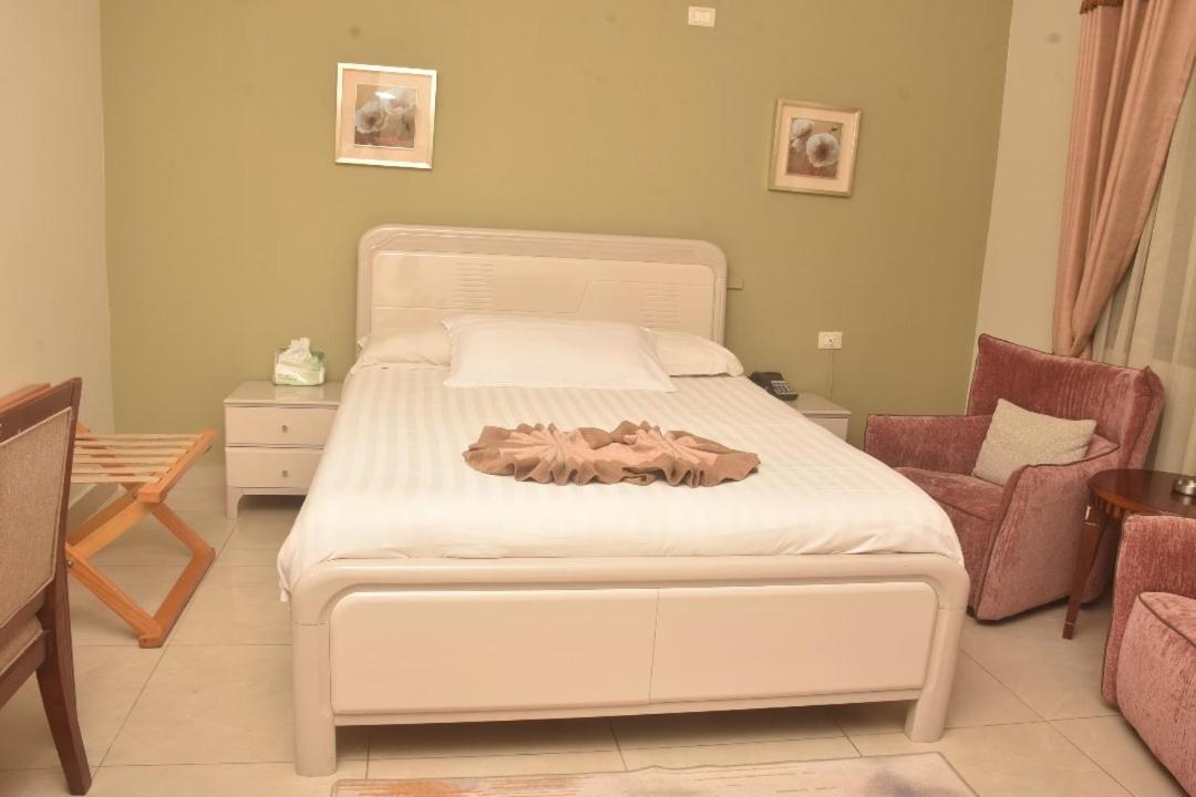 Crown Hotel Τζούμπα Εξωτερικό φωτογραφία
