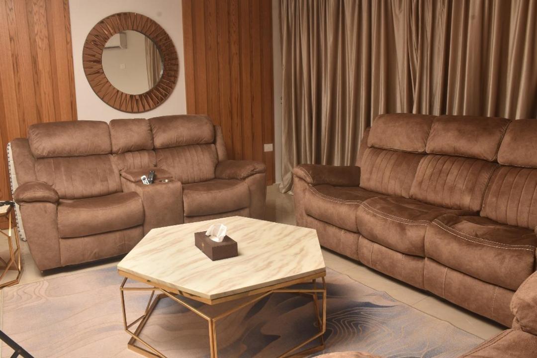 Crown Hotel Τζούμπα Εξωτερικό φωτογραφία